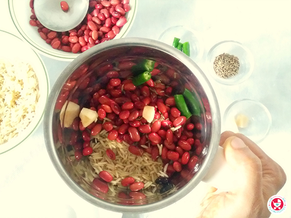 grind the rice and kidney beans